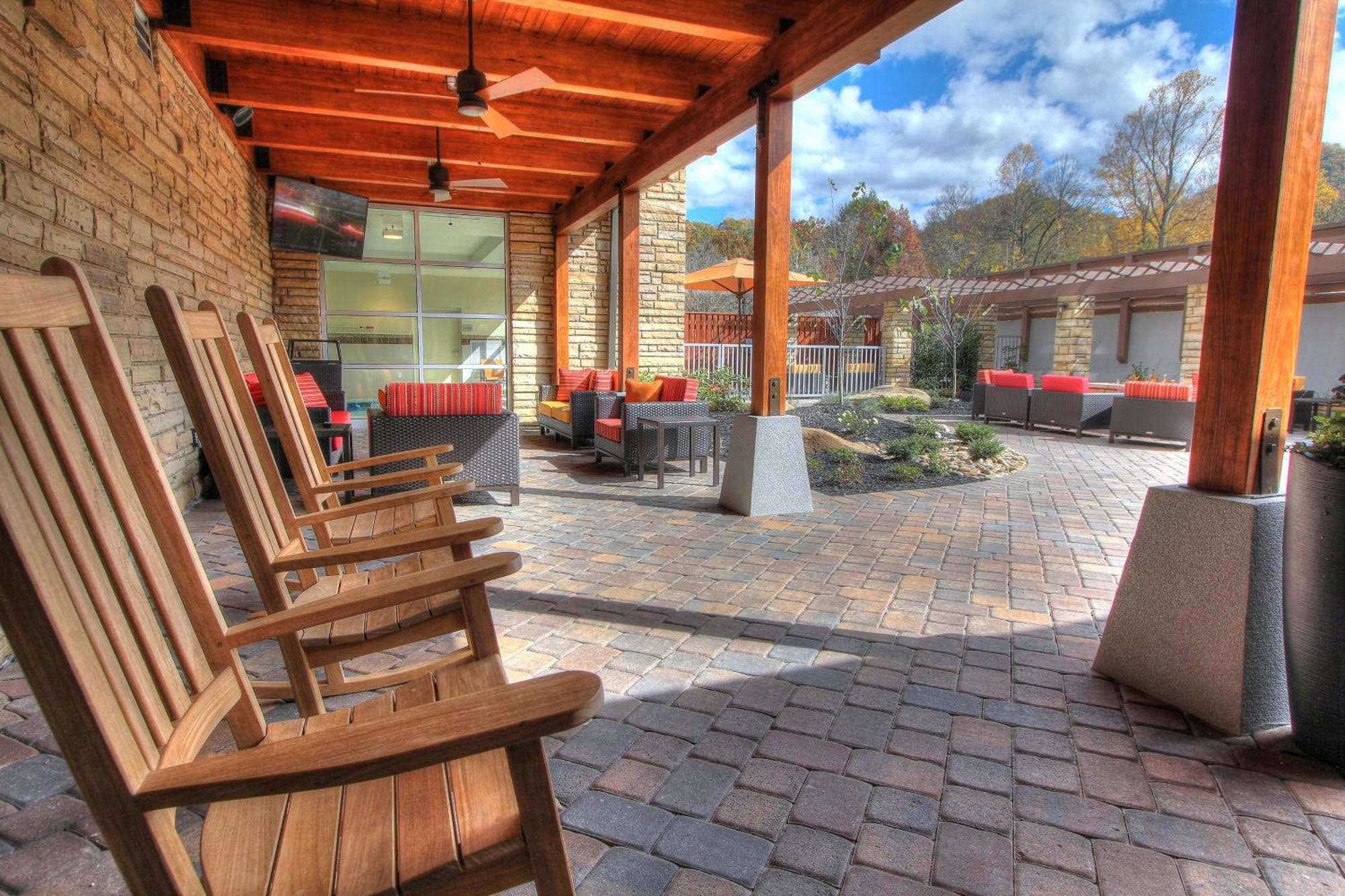Courtyard By Marriott Gatlinburg Downtown Hotel Exterior foto