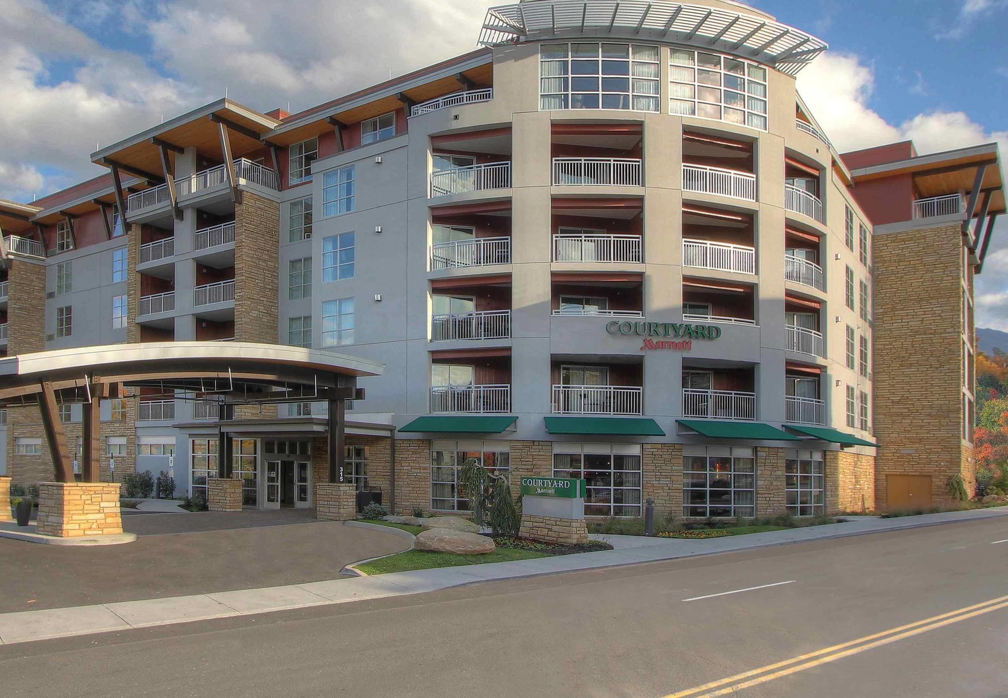 Courtyard By Marriott Gatlinburg Downtown Hotel Exterior foto